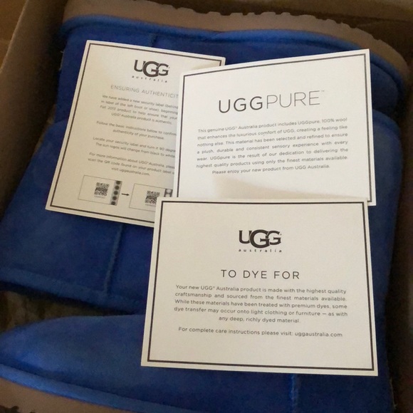 SOLD - Blue Short Ugg - Picture 6 of 6
